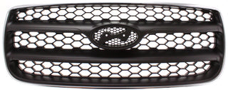 2007-2009 Hyundai Santa Fe Grille, Chrome Shell/Silver Black Insert.