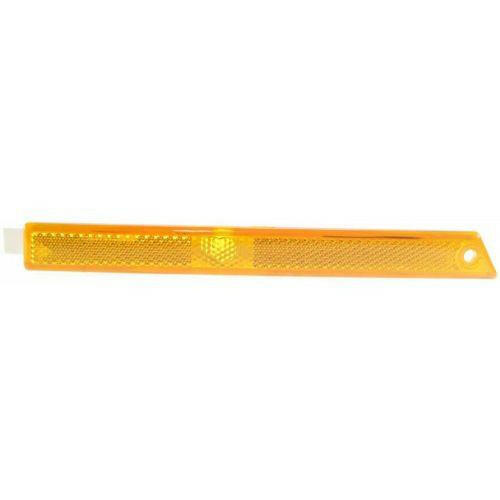 2004-2005 Chevy Classic Front Side Marker Lamp RH, Lens and Housing.