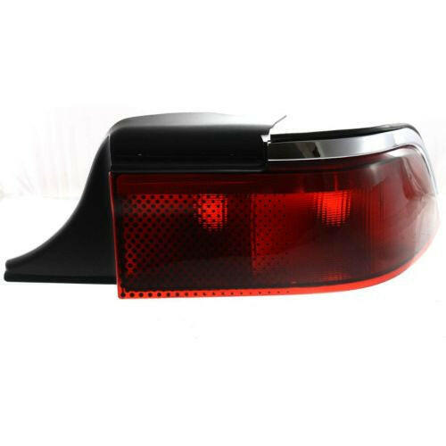 1995-1997 Mercury Marquis Tail Lamp RH, Lens And Housing.