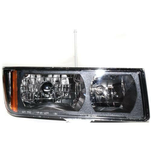 2002-2006 Chevy Avalanche Head Light RH, Halogen, w/Body Cladding.