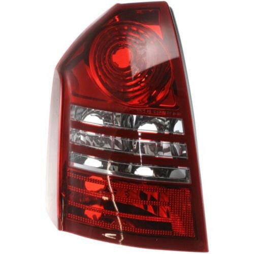 2005-2007 Chrysler 300 Tail Lamp LH, Lens And Housing, 5.7l/6.1l Eng..