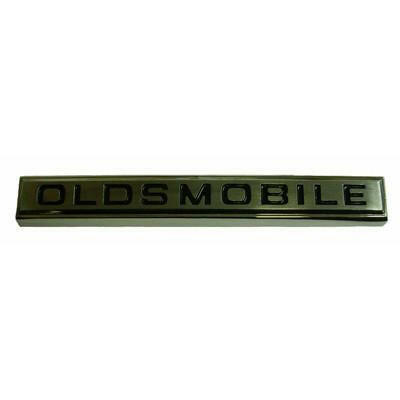 1967 Oldsmobile Cutlass GRILLE EMBLEM, 'OLDSMOBILE'.
