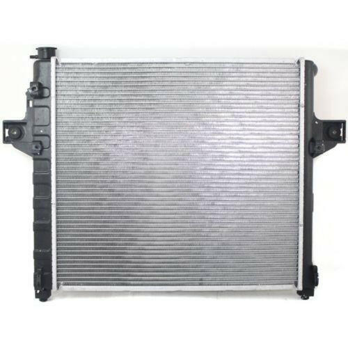 1999-2000 Jeep Grand Cherokee Radiator, 8cyl / 4.7L.