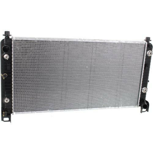 2001-2002 GMC Sierra 2500 HD Radiator, 8.1L, 4-speed Auto transmission.