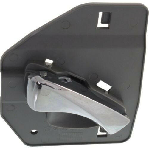 2004-2008 Chevy Malibu Front Door Handle RH Lever/Light Gray Hsg..