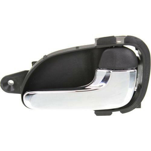 1999-2002 Nissan Quest Front Door Handle RH, Gray w/Woodgrain Trim.