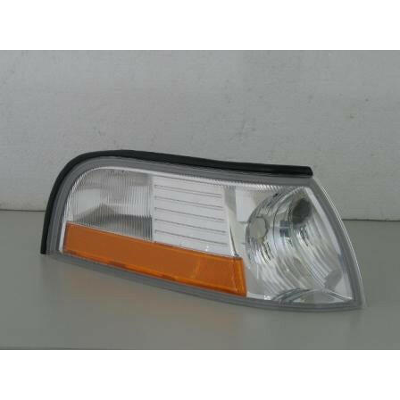 2003-2005 Mercury Grand Marquis ParkLamp Assembly RH.