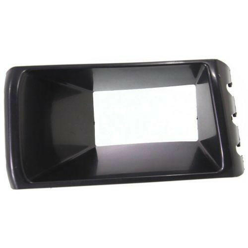 2004-2005 Toyota Sienna Front Bumper Grille, Black.